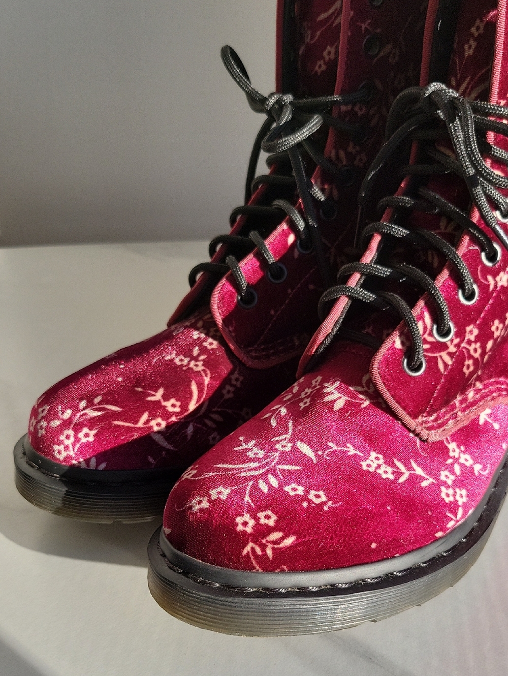 Rare Vintage Dr. Martens Avery Cheery Red Floral Velvet Combat Boots - Picture 10 of 14
